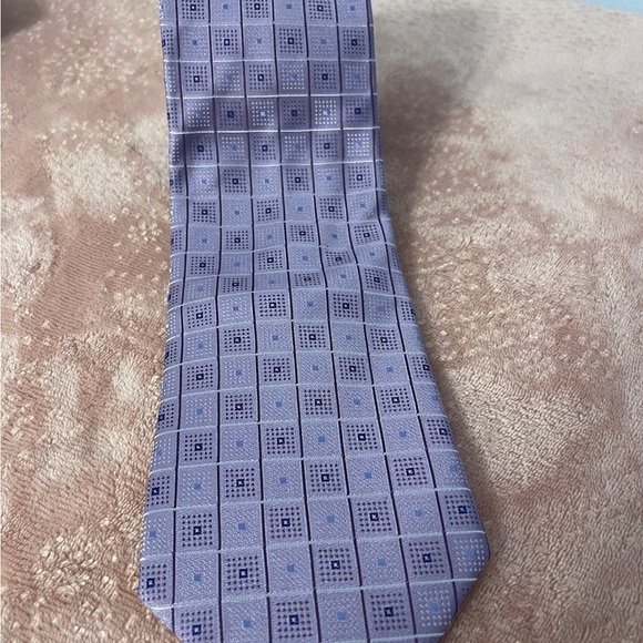 Geoffrey Beene Other - Geoffrey Beene Lavender Geometric Men's Tie